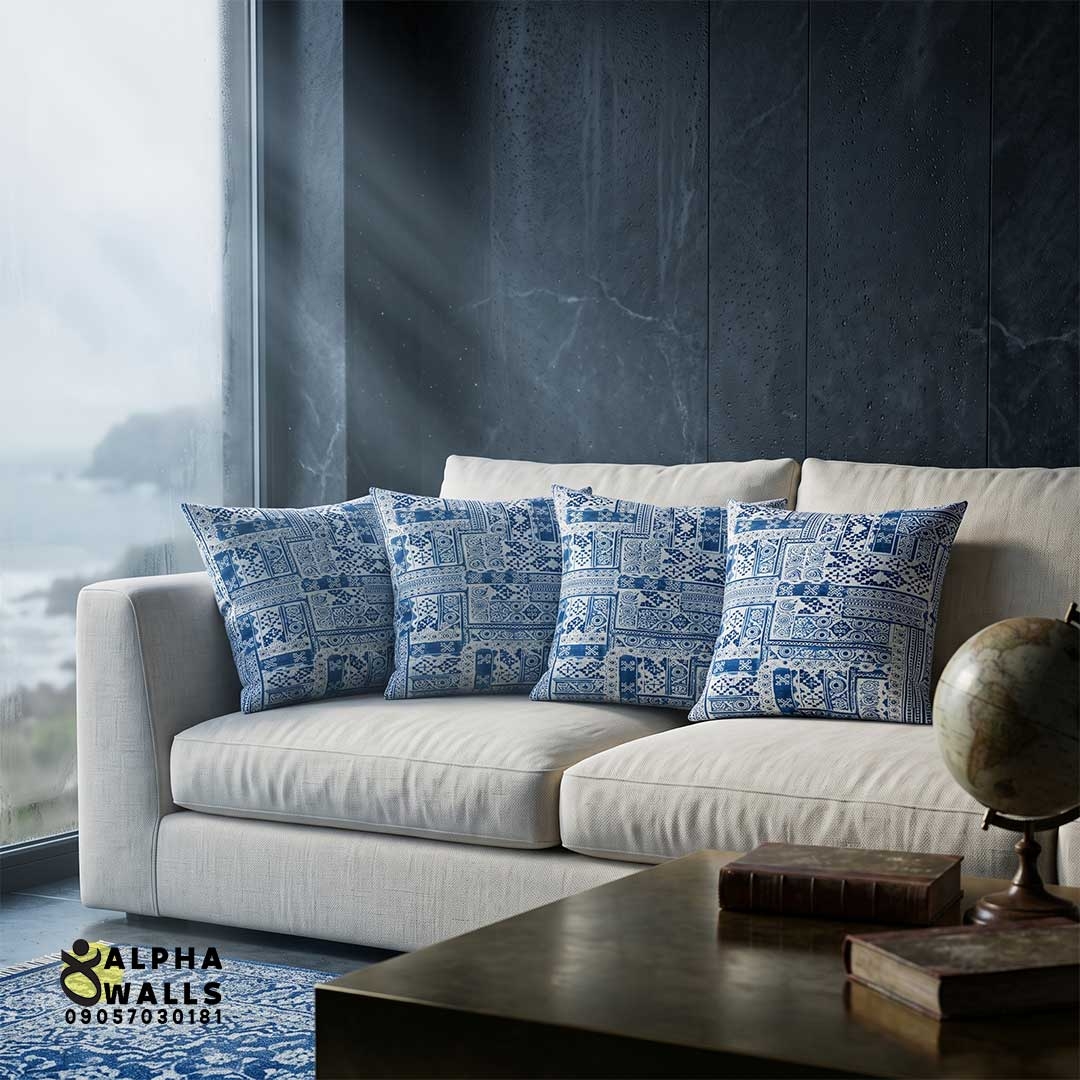  روکش کوسن مخمل طرح نقوش سنتی و کاشی‌کاری آبی و سفید مدل Indigo Blue Patchwork 
