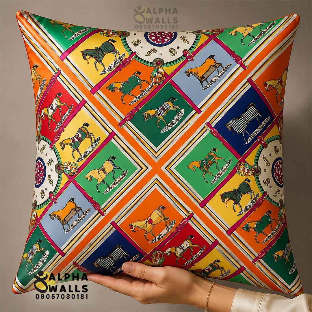 روکش کوسن مخمل طرح اسب‌های رنگارنگ کلاسیک مدل Equestrian Art 