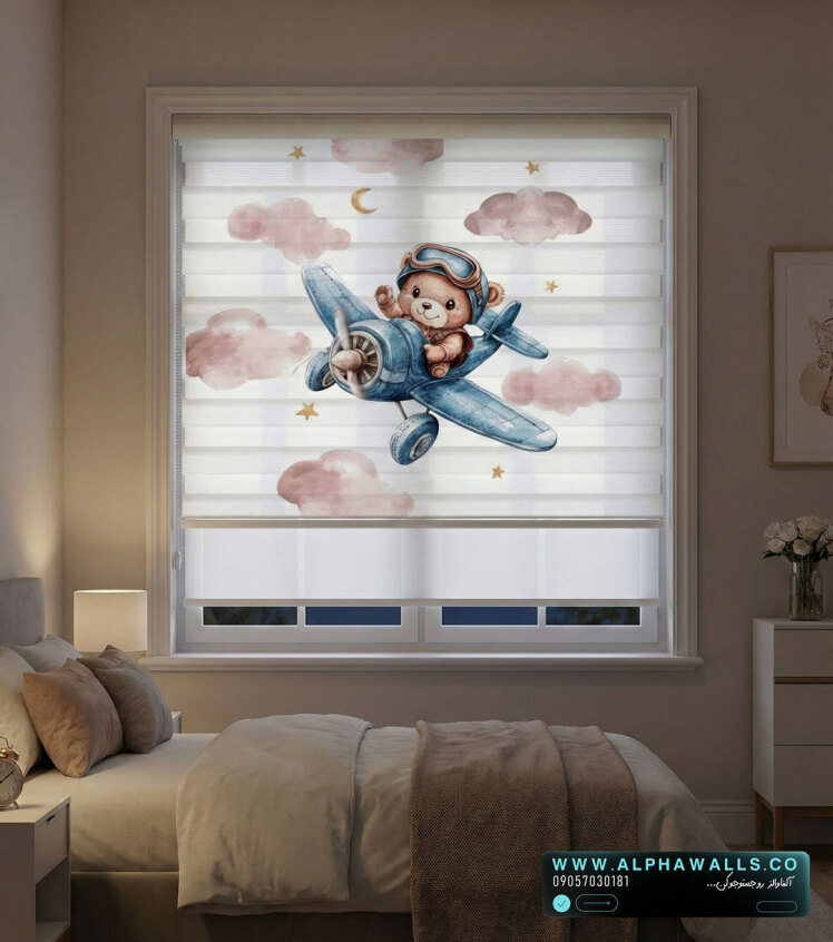 پرده زبرا اتاق کودک طرح خلبان کوچولو با تم آسمانی ملایم