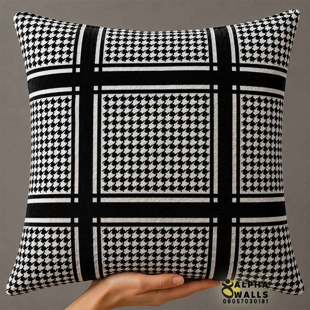 روکش کوسن مخمل طرح چهارخانه مشکی سفید مدل Mono Grid