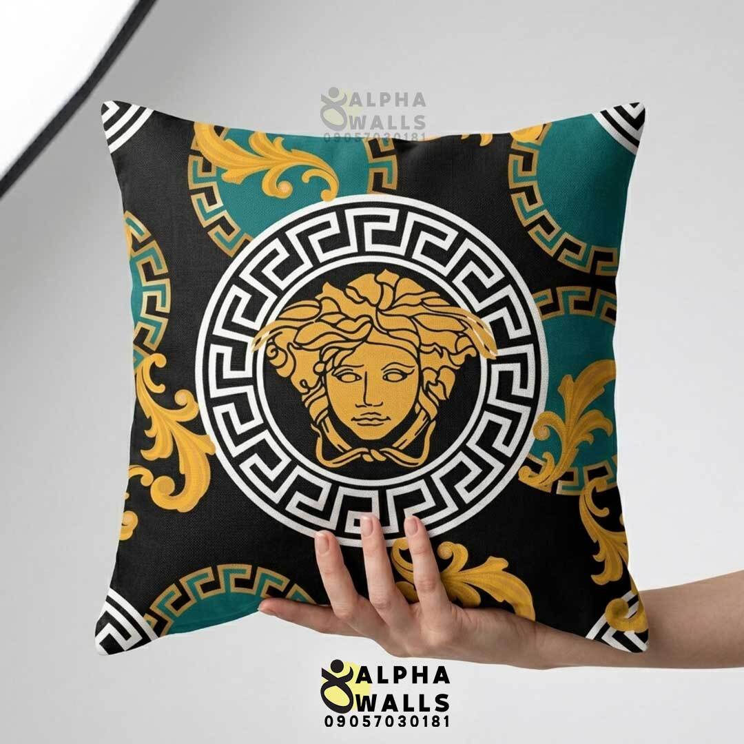 روکش کوسن مخمل طرح مدوسا طلایی و فیروزهای مدل Turquoise Medusa