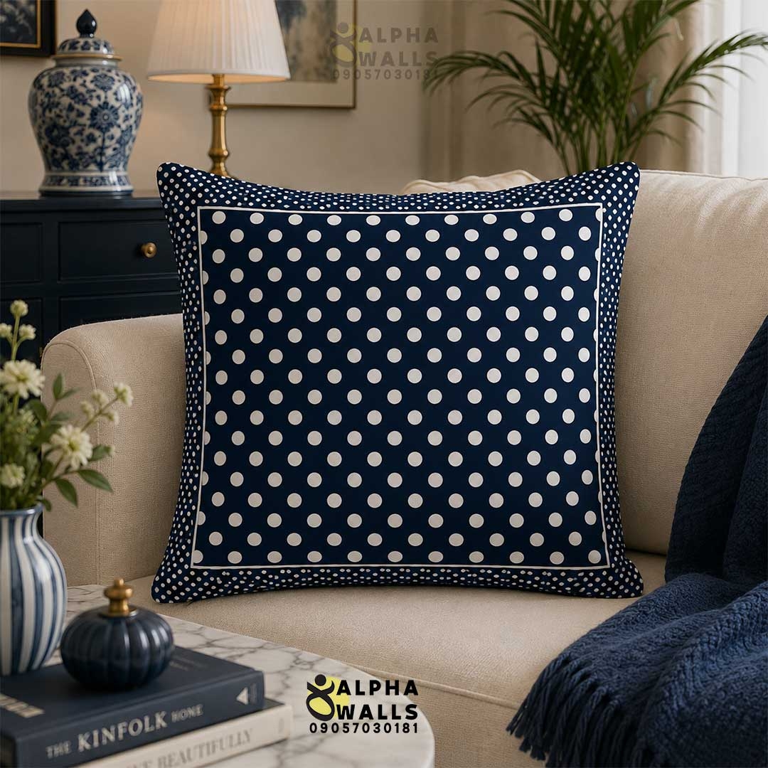 روکش کوسن مخمل طرح خال خالی سرمهای سفید مدل Navy Polka