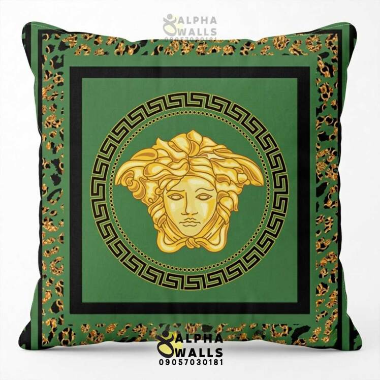 روکش کوسن مخمل طرح مدوسا طلایی و پلنگی سبز مدل Emerald Medusa