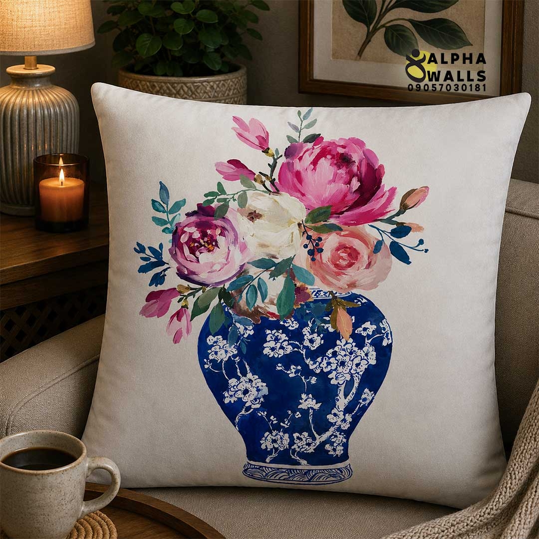 روکش کوسن مخمل طرح گلدان چینی آبی و گلهای صورتی مدل Royal Bloom