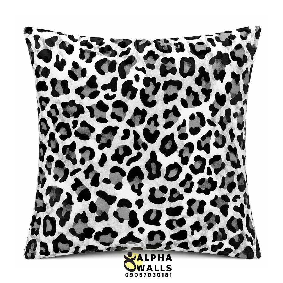 روکش کوسن مخمل طرح پلنگی سیاه و سفید مدل Mono Leopard