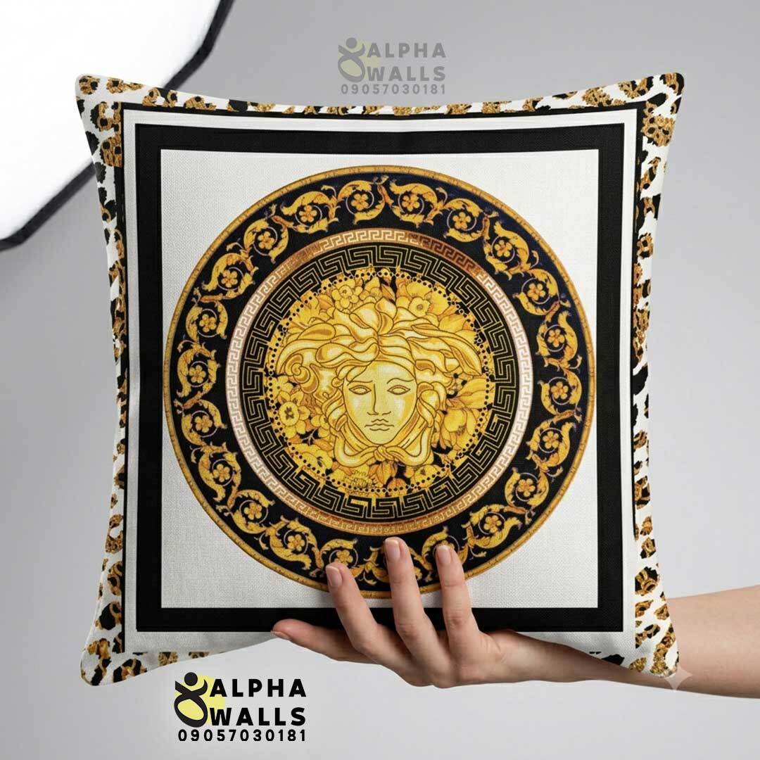 روکش کوسن مخمل طرح مدوسا طلایی با حاشیه پلنگی سفید مدل Golden Medusa