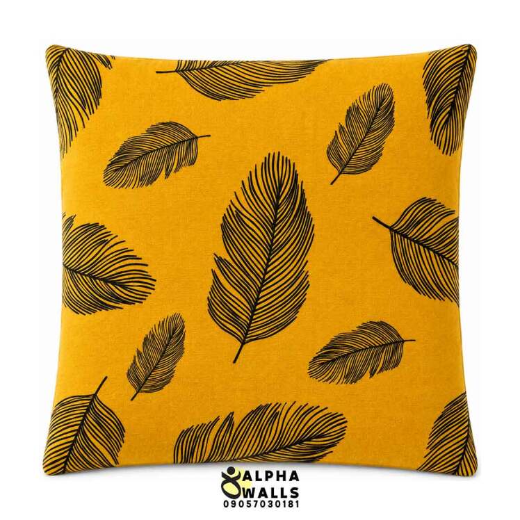 روکش کوسن مخمل طرح پر مشکی زمینه خردلی مدل Golden Feather