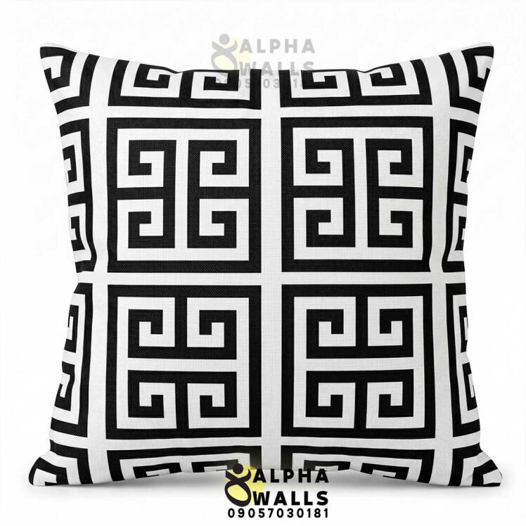 روکش کوسن مخمل طرح هندسی یونانی مشکی سفید مدل Greek Maze