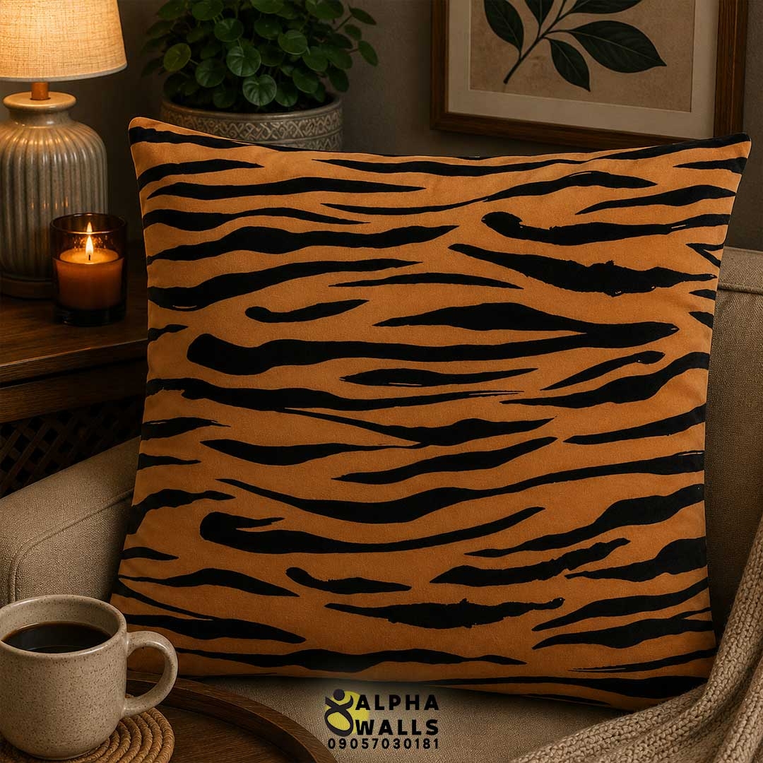  روکش کوسن مخمل طرح پوست ببر نارنجی و مشکی مدل Wild Tiger 