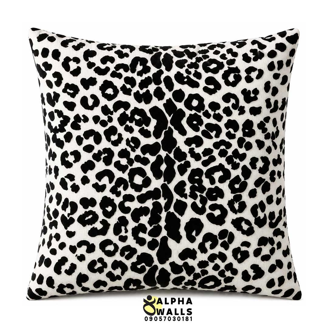 روکش کوسن مخمل طرح پلنگی سیاه و سفید مدل Mono Leopard