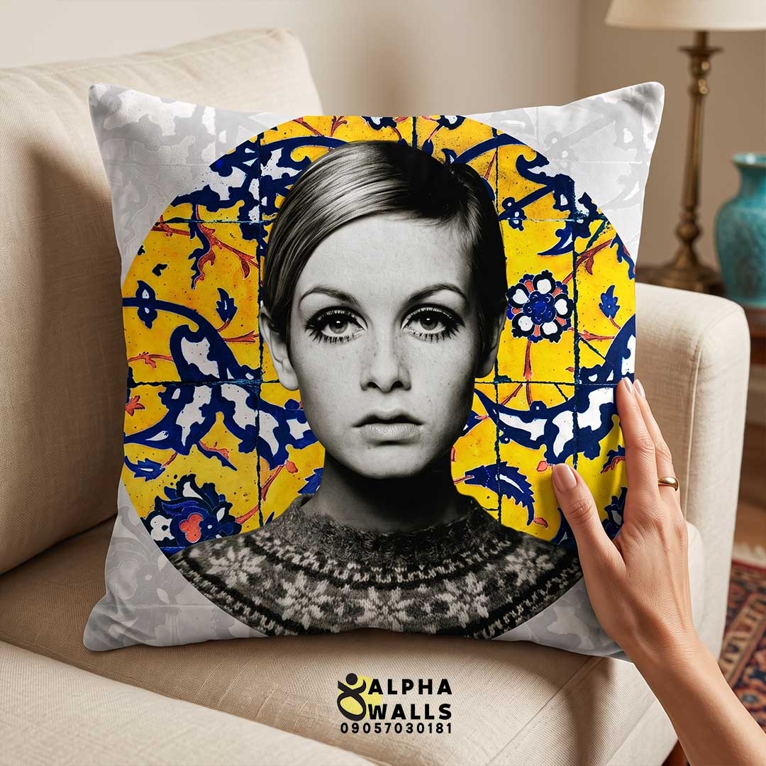  روکش کوسن مخمل طرح پرتره کلاسیک زن و کاشی‌کاری زرد مدل | Twiggy Yellow Tile 