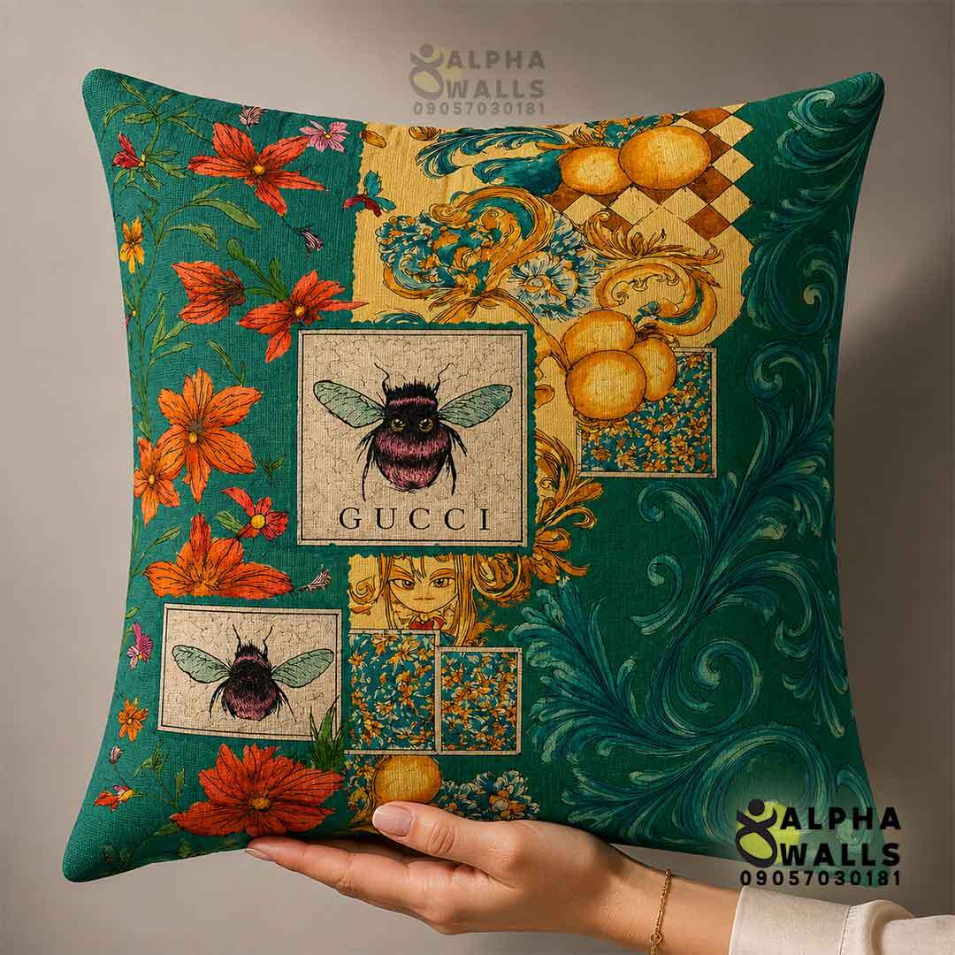 روکش کوسن مخمل طرح زنبور و گل با زمینه سبز مدل Emerald Bee