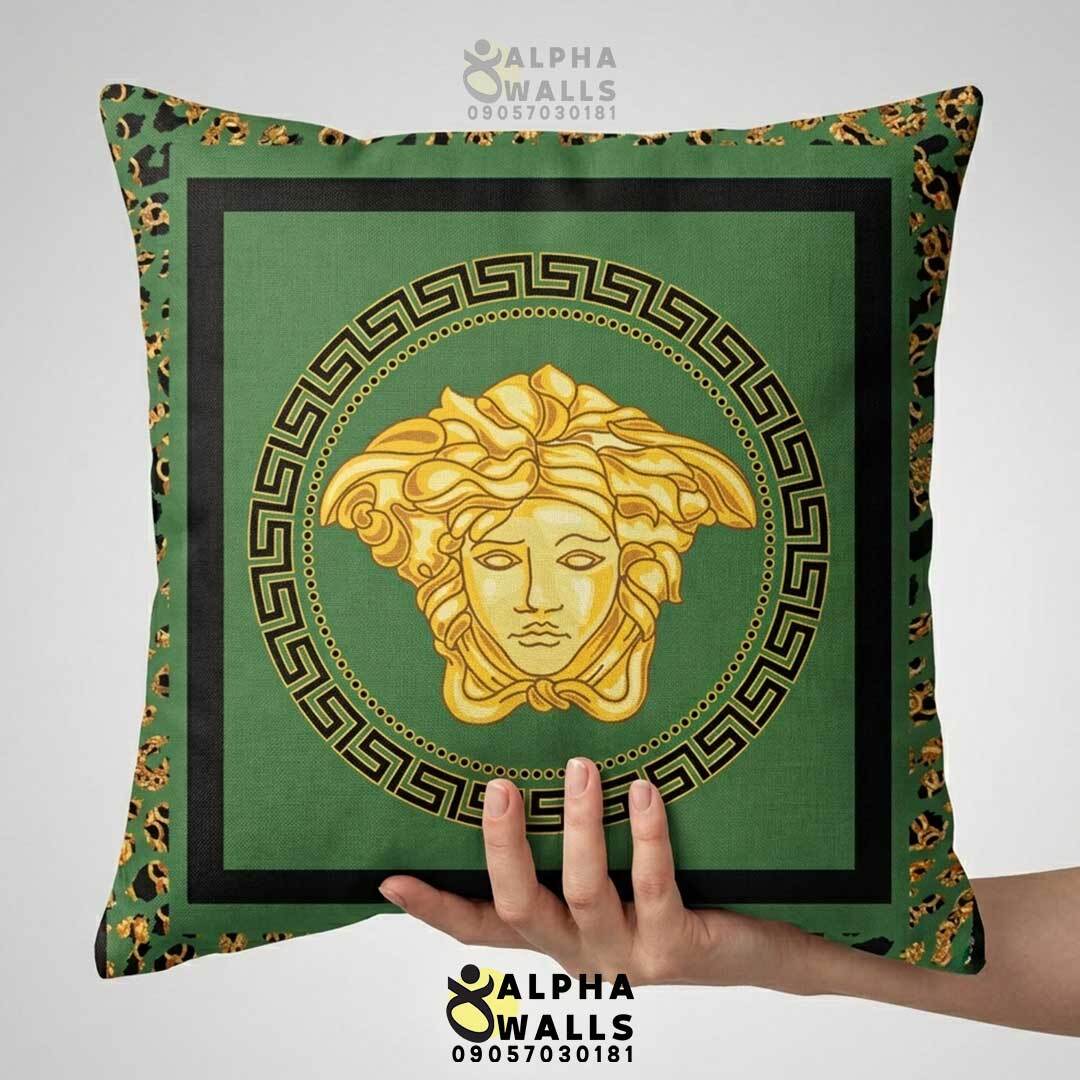 روکش کوسن مخمل طرح مدوسا طلایی و پلنگی سبز مدل Emerald Medusa