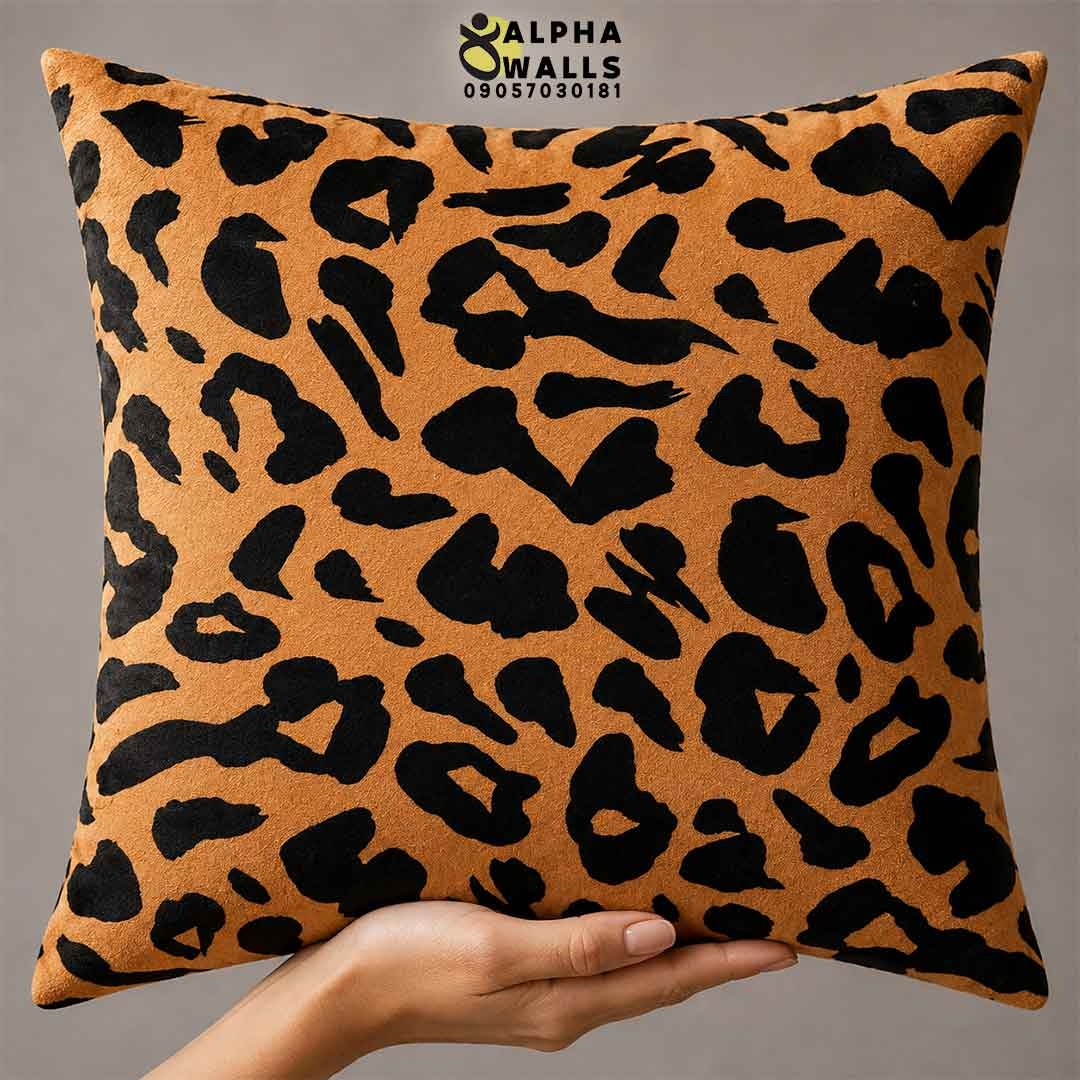 روکش کوسن مخمل طرح پلنگی قهوهای مشکی مدل Wild Leopard